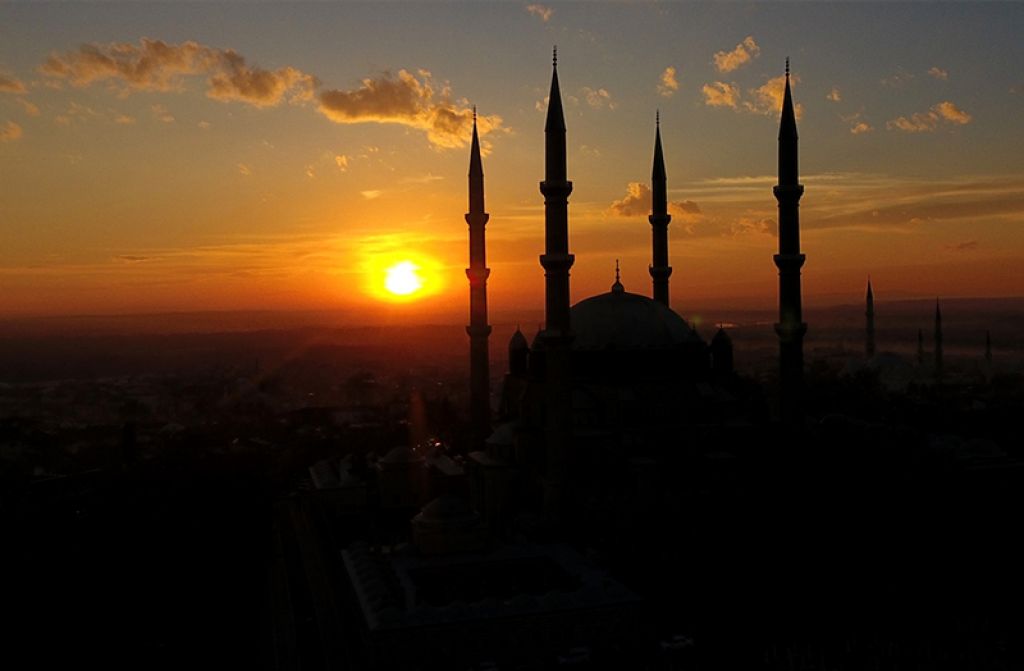 Yıldızlar Gündüzleri Neden Işık Saçmazlar? Yıldızlar Gündüzleri Neden Işık Saçmazlar?